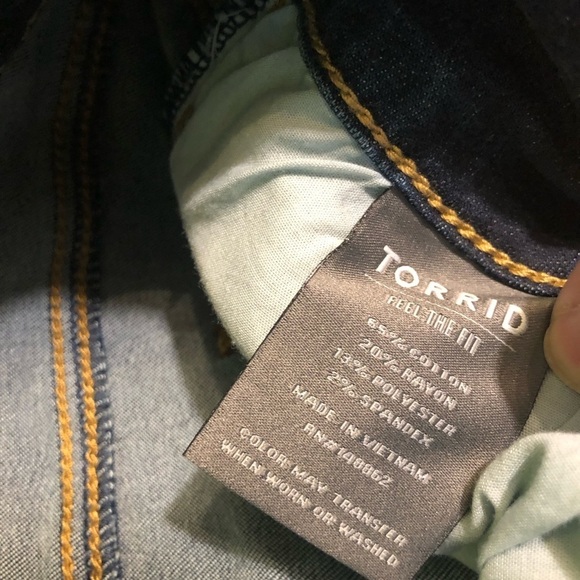 Torrid Denim Stretch Super Soft Crop Jegging Blue Jeans Womens 44x23.5 Size 26 - Picture 7 of 14